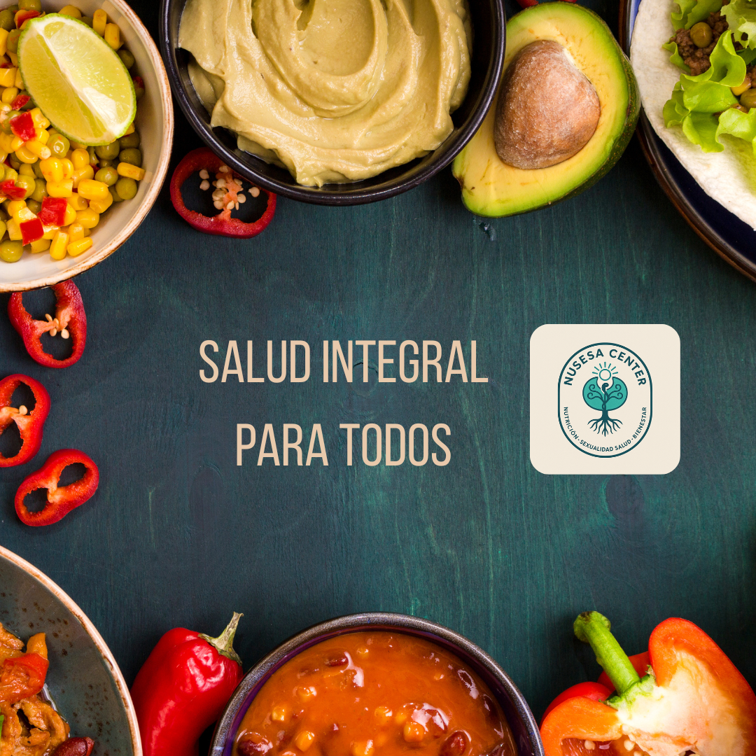 Mesa con alimentos frescos y saludables que representan el enfoque de salud integral y nutrición personalizada de NUSESA Center.